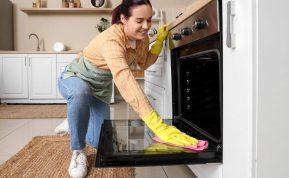 Štai kaip išvalyti orkaitę garais be jokios specialios įrangos!