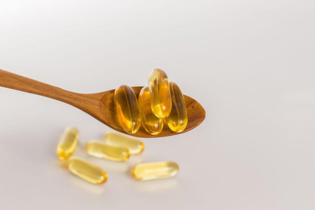 Stebuklingas aliejus, kurį visi turime namuose, bet vis dar ignoruojame. Kam netinka nakvišų aliejus