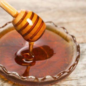 Sukietėjęs medus: kaip jį vėl paversti skystu neprarandant naudos