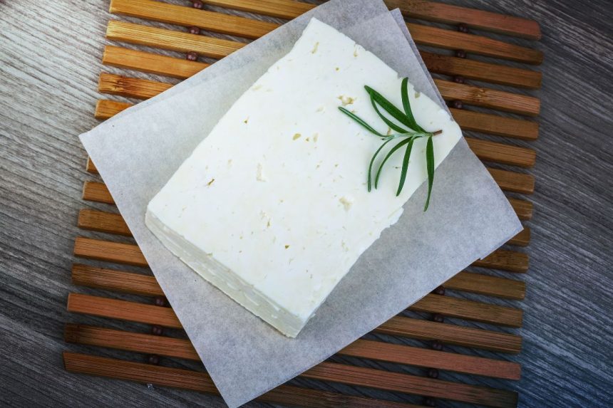 Sūrių karalius, kuris valo žarnyną ir mažina cholesterolį: šis sūris privalo atsirasti ant jūsų Kalėdų stalo