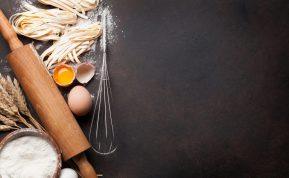 Sveikesnis kepimas namuose: šie paprasti ingredientų pakeitimai nustebins net smaližius