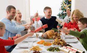 Šventiniai kalėdiniai krekeriai be kaltės: 7 etinės idėjos, kurios pakeis jūsų šventinį stalą