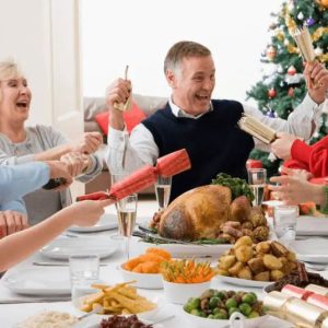 Šventiniai kalėdiniai krekeriai be kaltės: 7 etinės idėjos, kurios pakeis jūsų šventinį stalą