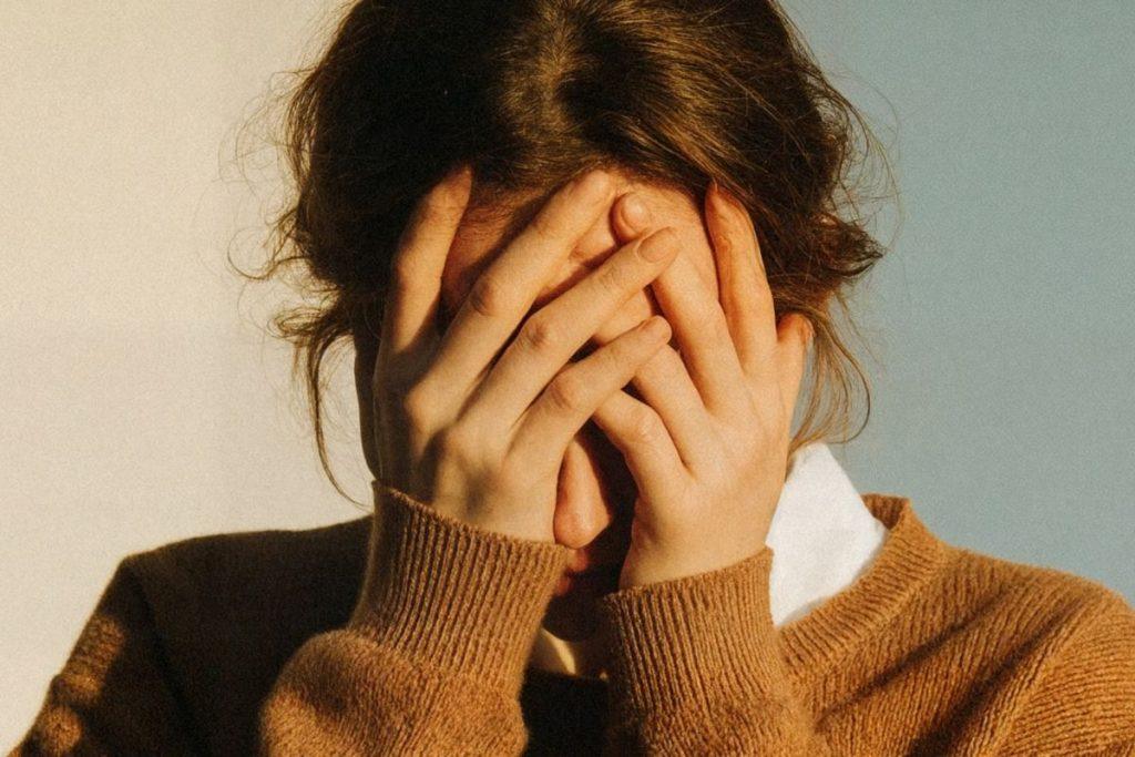 Tai gali pakeisti jūsų gyvenimą netinkama linkme. Nustokite kartoti šias klaidas! Slepiate tikras emocijas