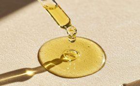 Tik vienas lašas šio aliejaus išlygins raukšles, esančias aplink akis.