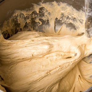 Universali tešla, kuri šaldytuve išsilaikys net iki 7 dienų: tiks ir saldiems, ir pikantiškiems skanėstams!