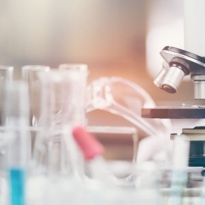 Vėžio gydymo proveržis: mokslininkai auglius naikina metalinėmis nanodalelėmis