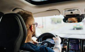 Vienas kasdienis įprotis, kuris tyliai žudo jūsų automobilį: taip elgiasi beveik visi