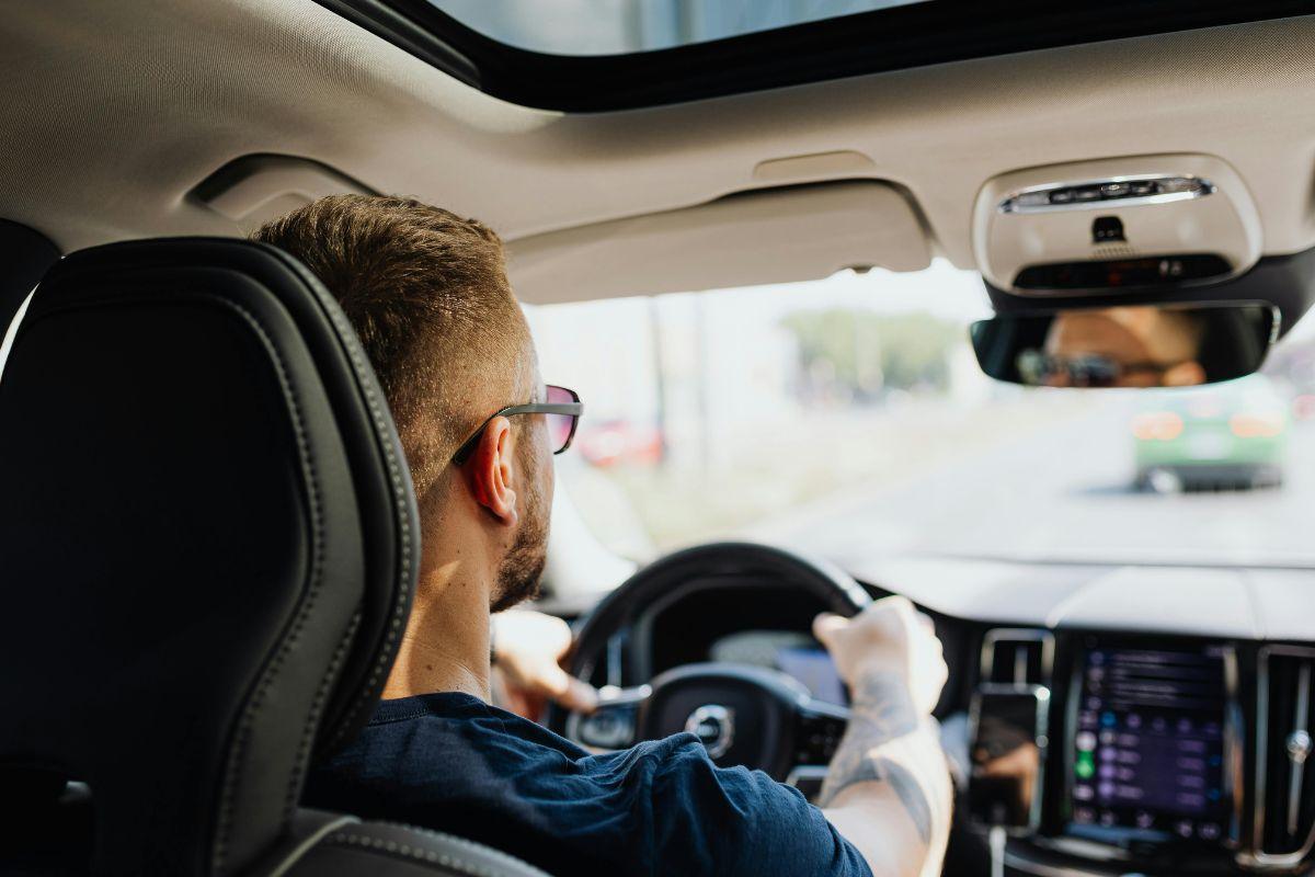 Vienas kasdienis įprotis, kuris tyliai žudo jūsų automobilį: taip elgiasi beveik visi