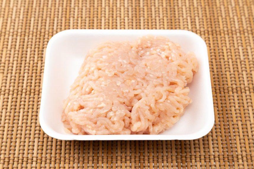 Virtuvės šefai atskleidė gudrybę: kaip be ragavimo patikrinti maltos mėsos sūrumą