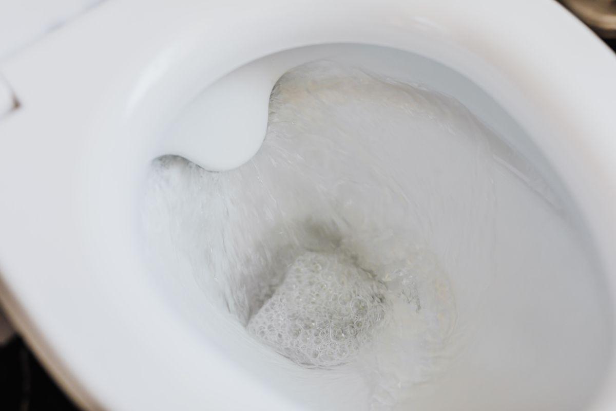 Vos 5 minutės – ir tualetas skaniai kvepės visą mėnesį! Slaptas triukas