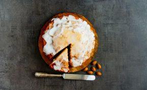 Citrininis migdolų pyragas su glajumi