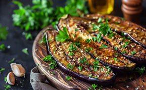 Baklažanai su česnakais – paprastas receptas, kuris sužavės visus