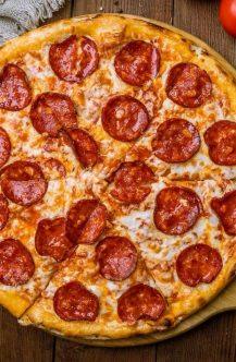 Keptuvėje kepta pica