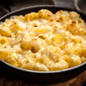 Makaronų apkepas su žiediniais kopūstais ir sūriu