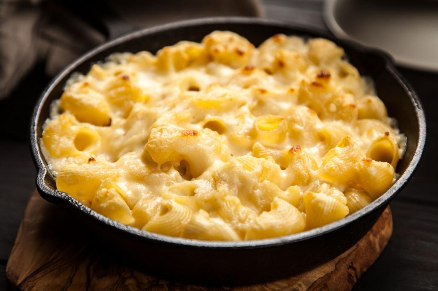 Makaronų apkepas su žiediniais kopūstais ir sūriu