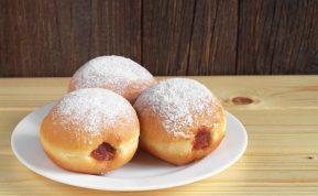 Minkštos spurgos su džemu