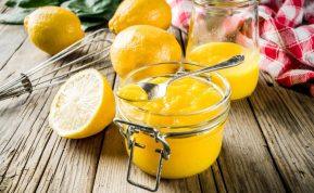 Namuose ruoštas citrinų kremas