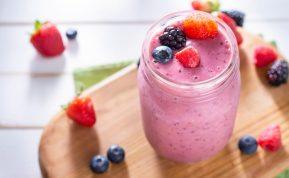 Uogų ir bananų glotnutis