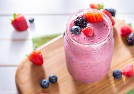 Uogų ir bananų glotnutis