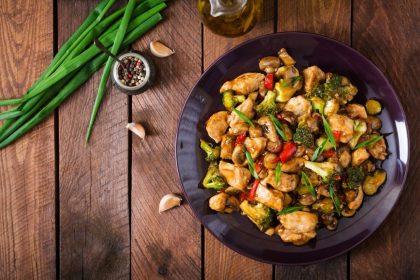 Vištiena su daržovėmis