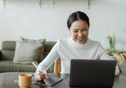 Anglų kalbos kursai įmonėms: kodėl kalbinė kompetencija tampa konkurenciniu pranašumu