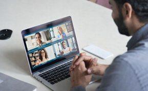 Ar grupiniai kalbų kursai tinka intravertams?