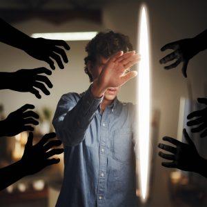 Energijos vampyrai: kaip atpažinti ir apsisaugoti nuo toksiškų žmonių