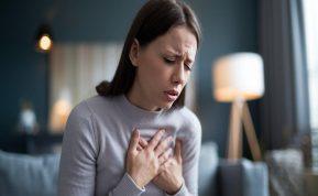 Širdies priepuolio simptomai moterims: kaip atpažinti pavojų laiku