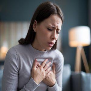 Širdies priepuolio simptomai moterims: kaip atpažinti pavojų laiku