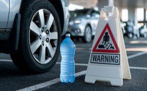 Naujas automobilio vagystės būdas su plastikiniu buteliu – kaip apsisaugoti