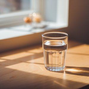 Šiltas vanduo ryte – paprastas būdas pagerinti sveikatą