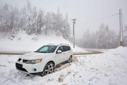 Degėsių kvapas automobilyje: ženklas, kurio jokiu būdu negalima ignoruoti