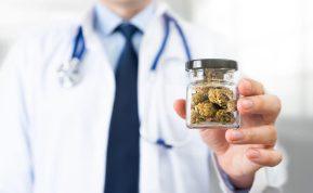 Dirbtinis intelektas jau gali aptikti narkotikus ir alkoholį