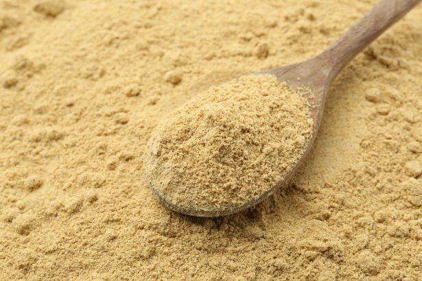 Garstyčių milteliai braškėms: paprastas būdas padvigubinti derlių natūraliai