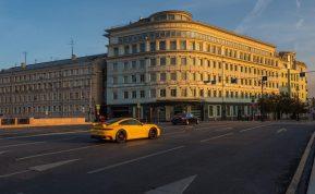 Legendinis automobilių gamintojo vardas kovoja dėl išlikimo ir keičia kryptį