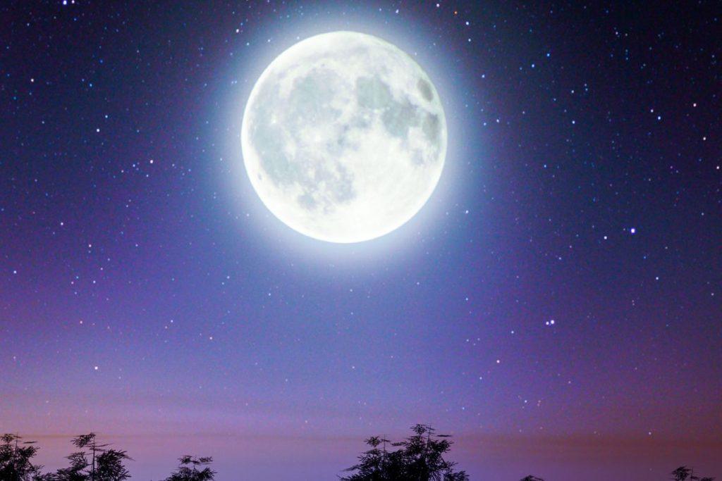 Mėnulis vėl tampa žmonijos tikslu: 2026-ieji gali pakeisti kosmoso istoriją. Kinija taikosi į Mėnulio pietų ašigalį