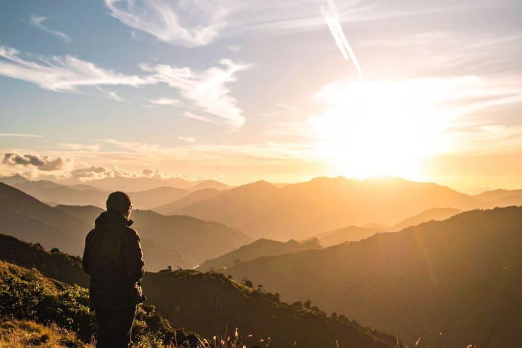 Mokslas pagaliau paaiškino, kodėl saulėtekiai ir saulėlydžiai taip stipriai veikia mūsų nuotaiką. Poveikis - nuo romantikos iki terapijos