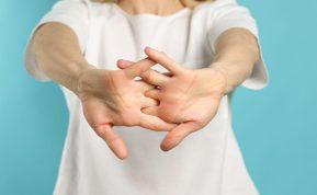 Ortopedas paaiškino, ką gali reikšti kaulų traškėjimas