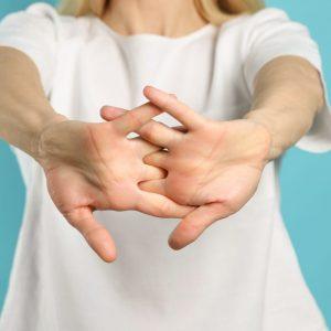 Ortopedas paaiškino, ką gali reikšti kaulų traškėjimas