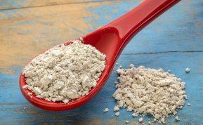 Pamirškite druską: viena natūrali medžiaga tirpdo ledą greičiau ir kenkia mažiau