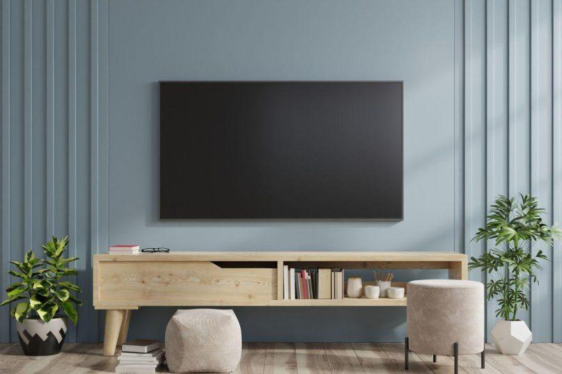 Praktiškas būdas valyti televizoriaus ekraną jo nesubraižant!