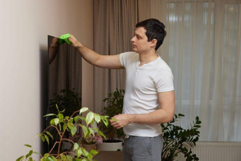 Šis purškiklis televizoriaus ekranui valyti užtikrins, kad ant jo nenusėstų jokios dulkės