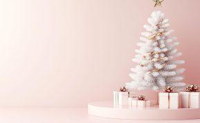 Šokiruojantis kalėdinis triukas: raudonai baltos eglės dekoras, nuo kurio kaimynai neteks žado