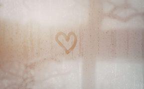 Sustabdykite langų rasojimą: gali padėti paprastas indų plovimo skystis!