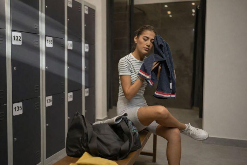 Sužinokite, kokiose aplinkose baldai turi atlaikyti didesnes apkrovas nei atrodo iš pirmo žvilgsnio ir kaip rinktis tinkamus sprendimus.