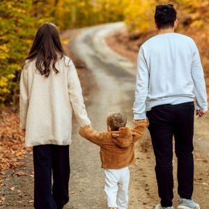 Vienintelis vaikas – naujoji norma Europoje? Kodėl dviejų vaikų šeima tampa praeities simboliu.