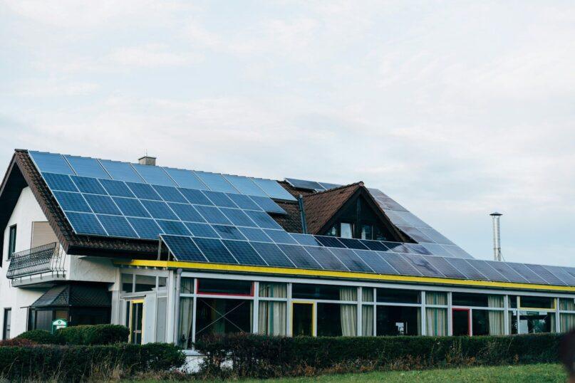 Saulės elektrinė, asociatyvi nuotr. Unsplash.