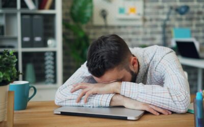 Astrologinė darbinės dienos dinamika: kaip skirtingi horoskopo ženklai tvarkosi su stresu ir terminais