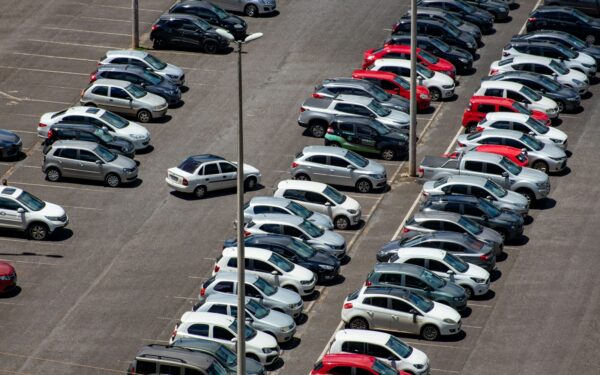 Kaip pasikeitė dyzelinių ir benzininių automobilių vertė: ką verta žinoti prieš parduodant ar perkant